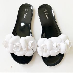 J.Mark Black Floral Jelly Sandal Jelly-07